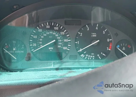 1994 BMW 325 I z USA, uszkodzony, nr VIN WBACB3326RFE17056